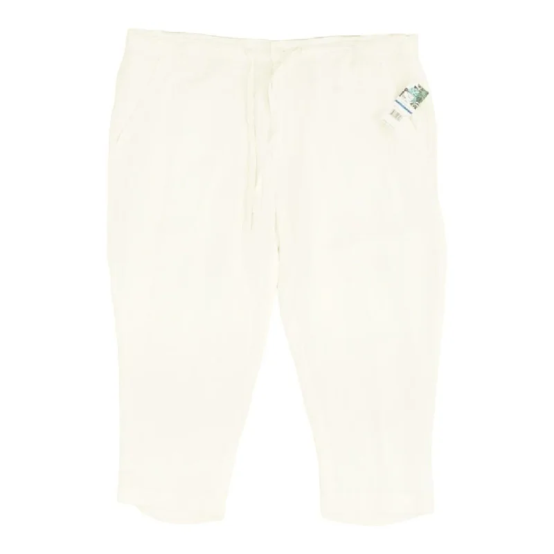 White Solid Capri Pants